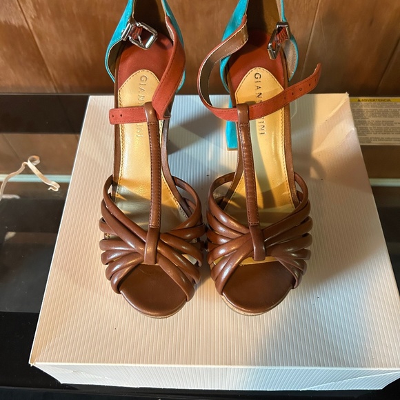 Shoes - Picture 1 of 2